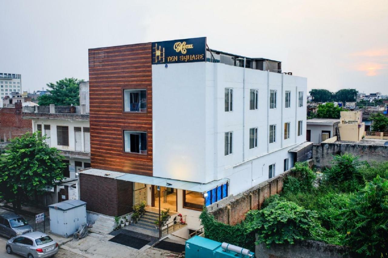 400кв.м 21, 21 баня Къща в Tajganj Hotel Агра Екстериор снимка