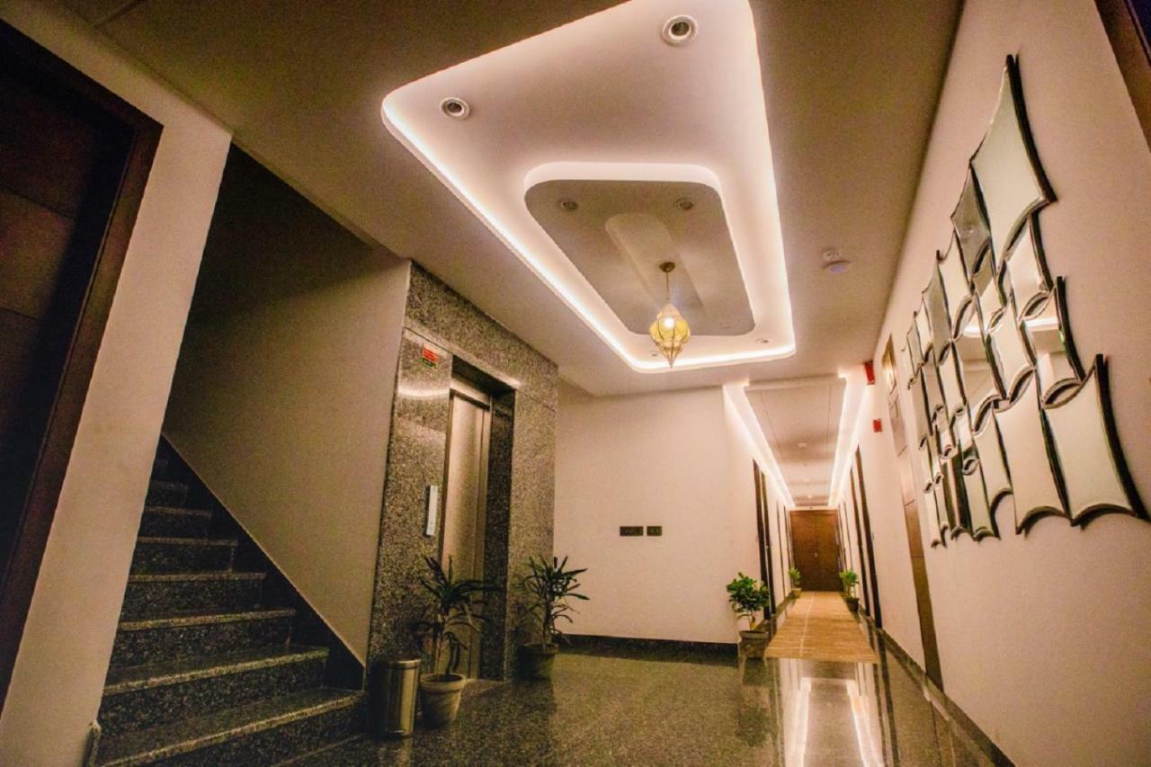 400кв.м 21, 21 баня Къща в Tajganj Hotel Агра Екстериор снимка