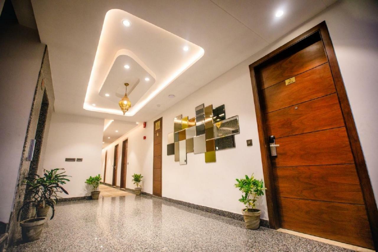 400кв.м 21, 21 баня Къща в Tajganj Hotel Агра Екстериор снимка