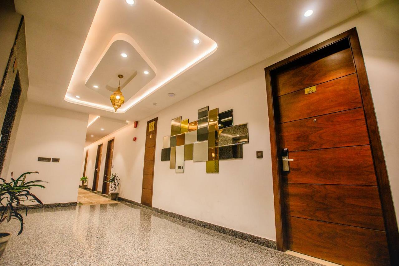 400кв.м 21, 21 баня Къща в Tajganj Hotel Агра Екстериор снимка