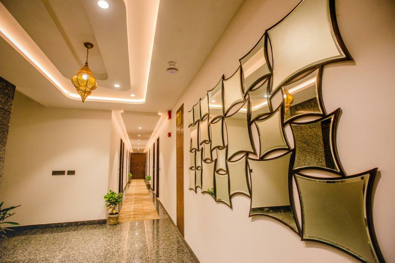 400кв.м 21, 21 баня Къща в Tajganj Hotel Агра Екстериор снимка