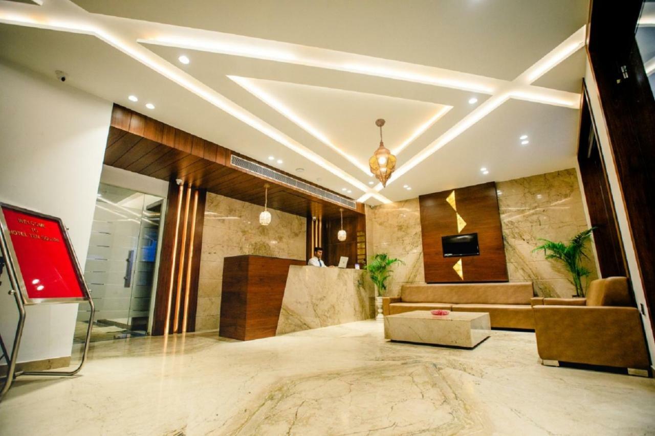 400кв.м 21, 21 баня Къща в Tajganj Hotel Агра Екстериор снимка