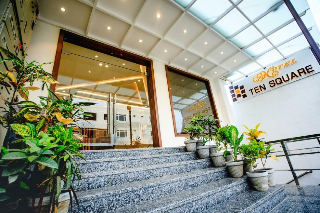 400кв.м 21, 21 баня Къща в Tajganj Hotel Агра Екстериор снимка