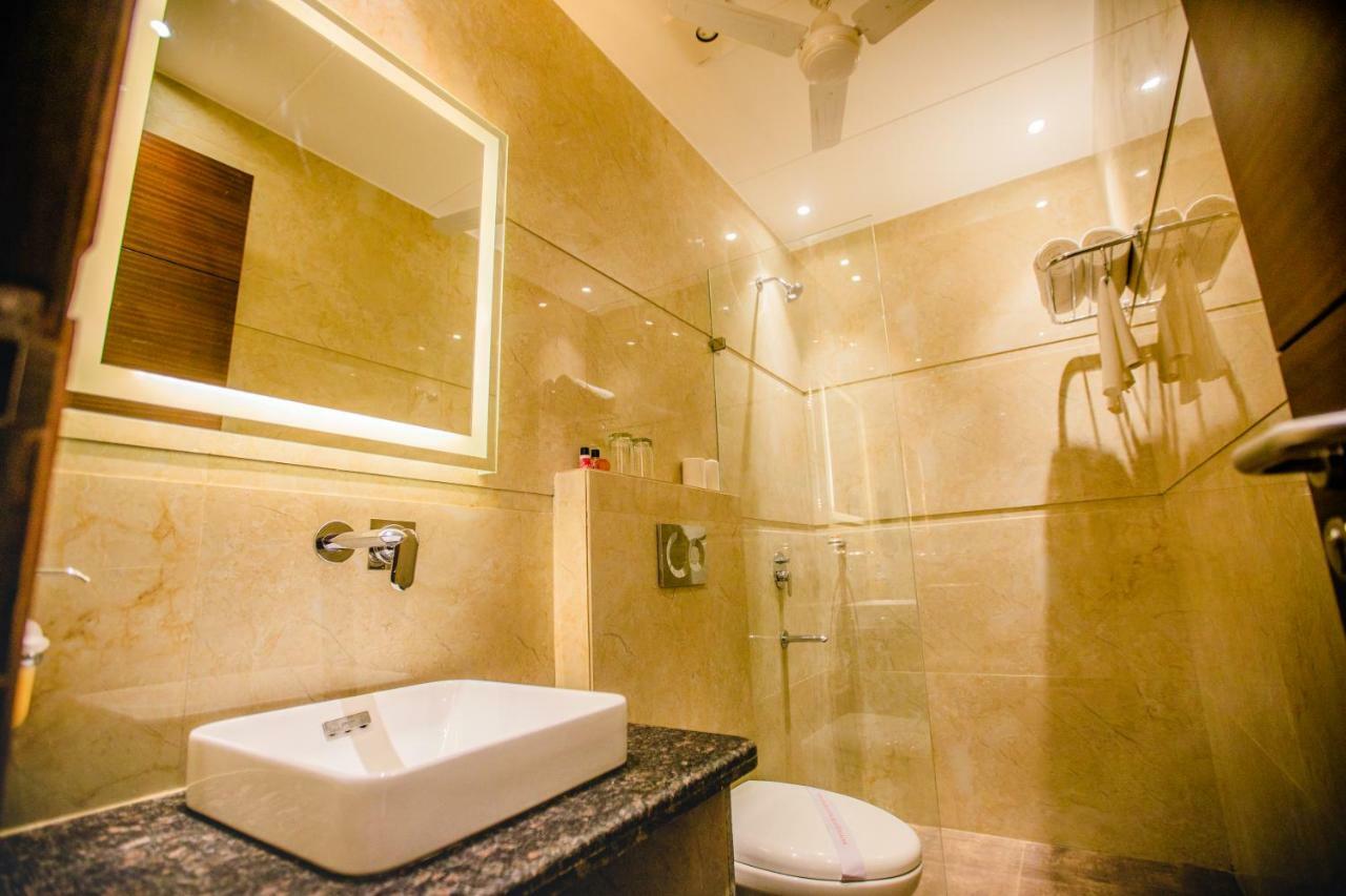400кв.м 21, 21 баня Къща в Tajganj Hotel Агра Екстериор снимка
