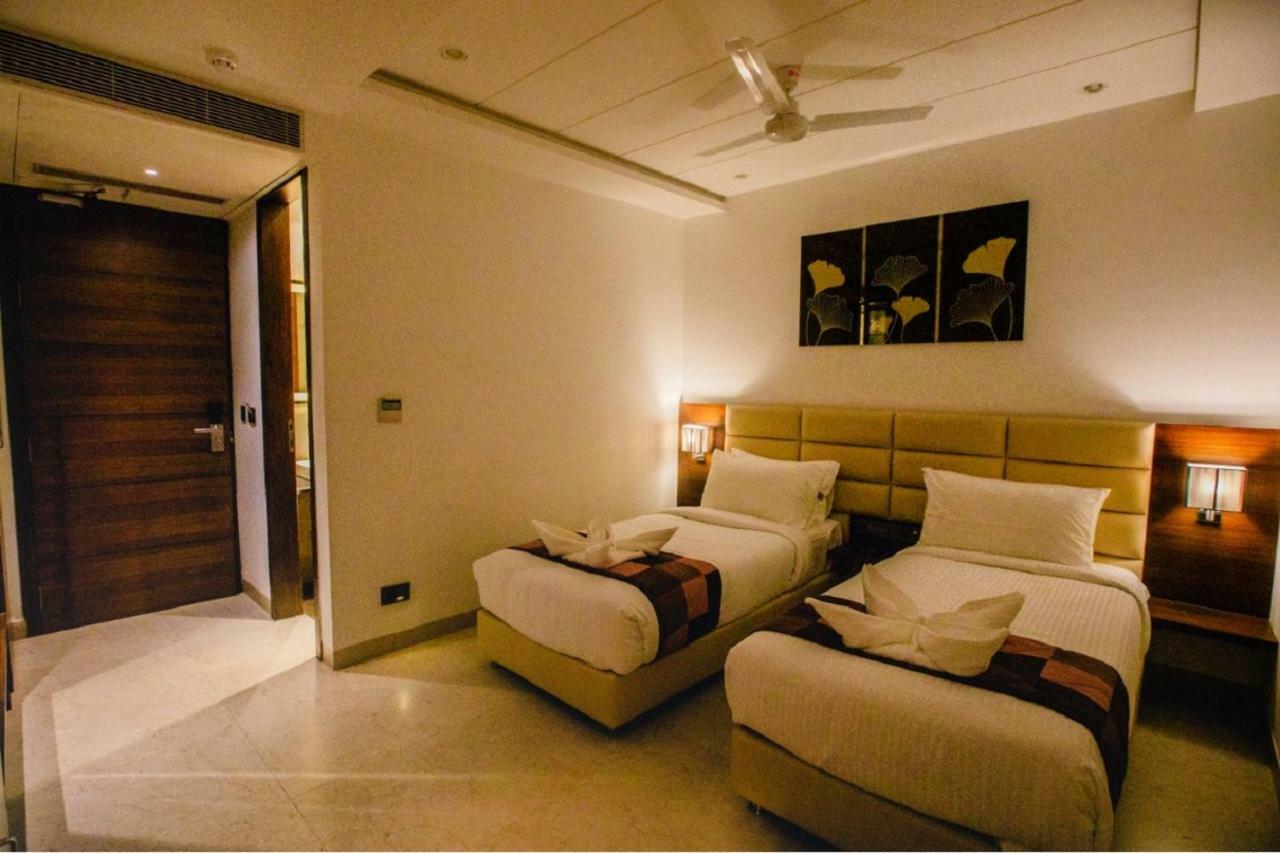 400кв.м 21, 21 баня Къща в Tajganj Hotel Агра Екстериор снимка